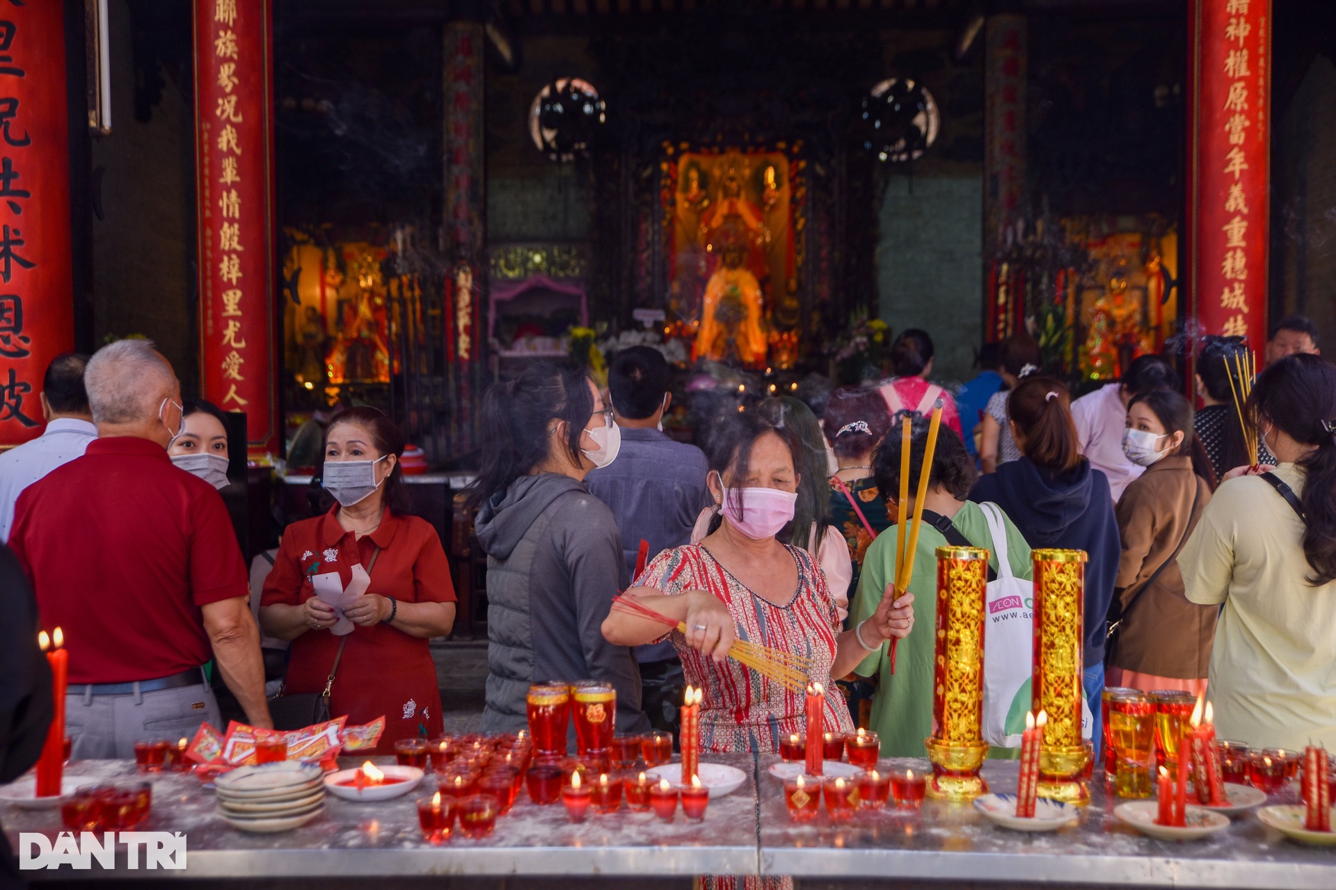Ngôi chùa cổ gần 300 tuổi tấp nập người dân thăm viếng đầu xuân - 6 Ngôi chùa cổ gần 300 tuổi tấp nập người dân thăm viếng đầu xuân - 6