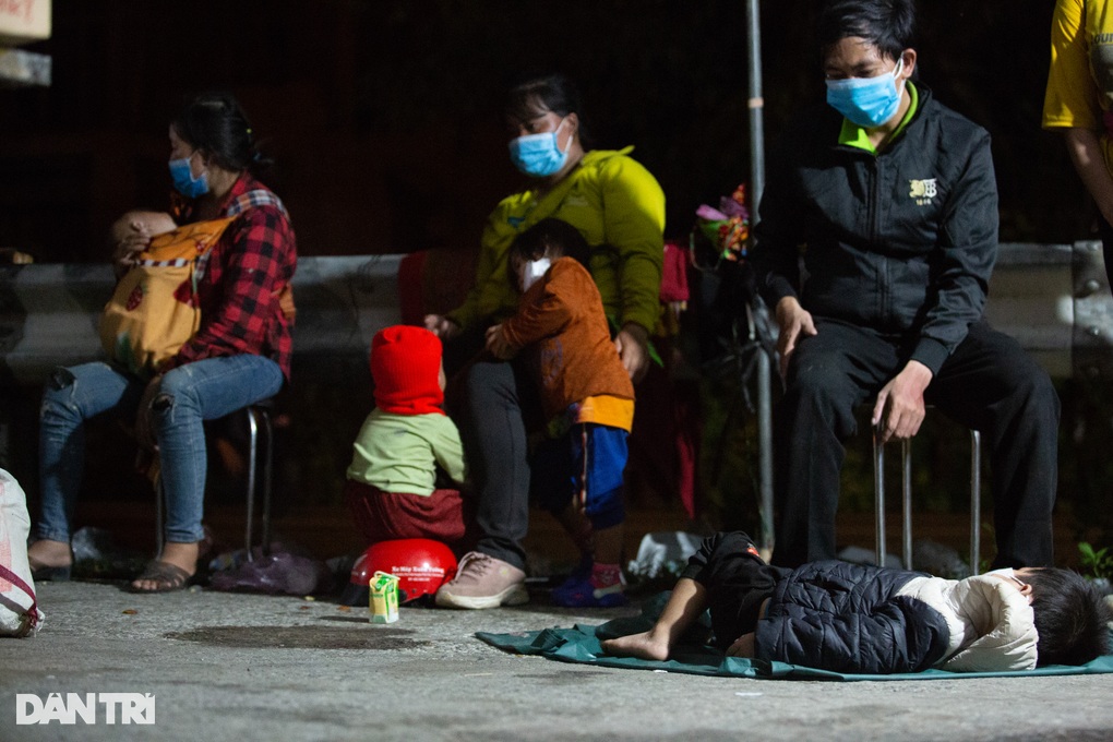 Nhà máy khát công nhân: Kém gia tăng giá trị lao động nên bị cạnh tranh! - 3 Nhà máy khát công nhân: Kém gia tăng giá trị lao động nên bị cạnh tranh! - 3