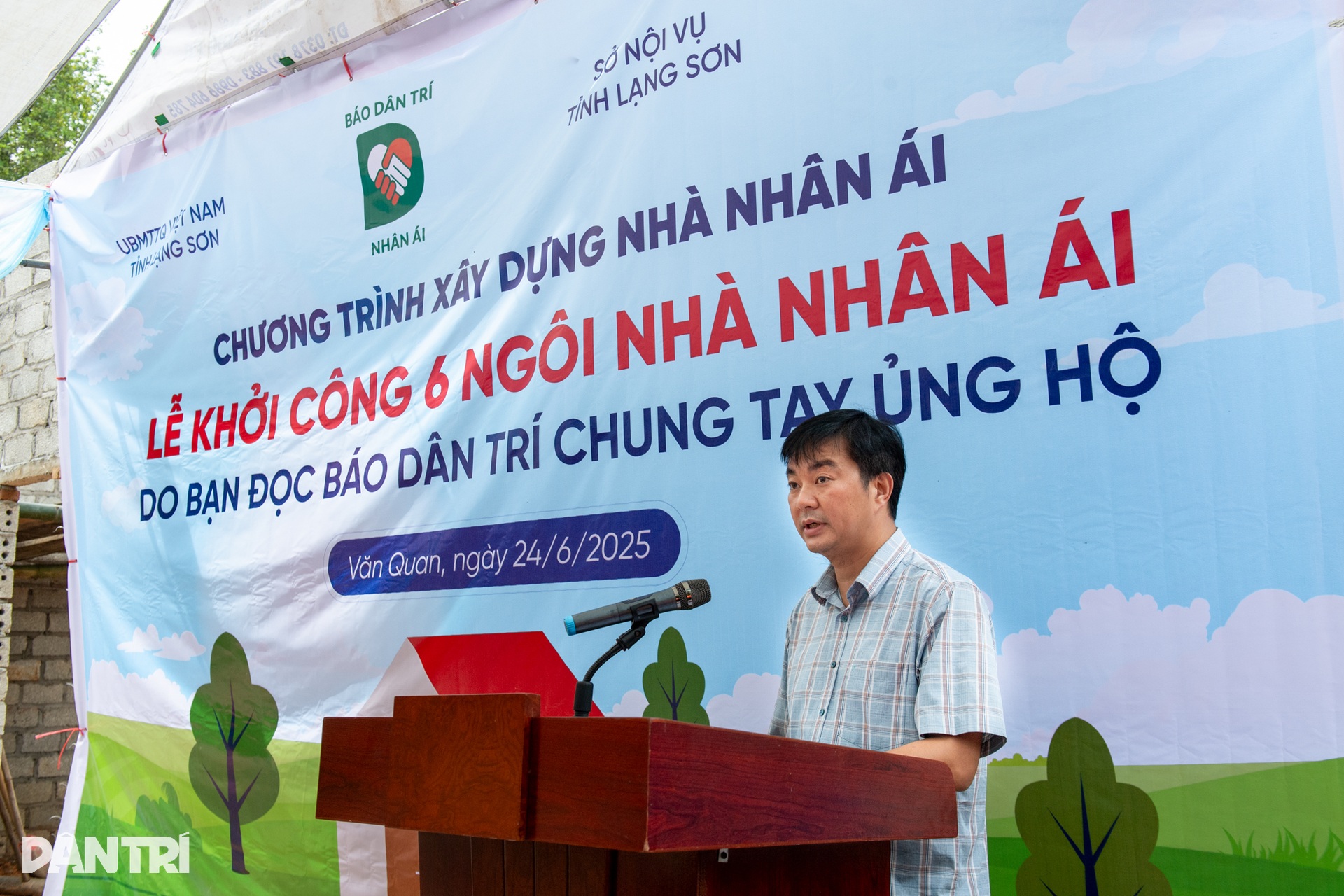 Giúp bà con có mái ấm vững chắc và thêm niềm tin vào cuộc sống - 6 Giúp bà con có mái ấm vững chắc và thêm niềm tin vào cuộc sống - 6