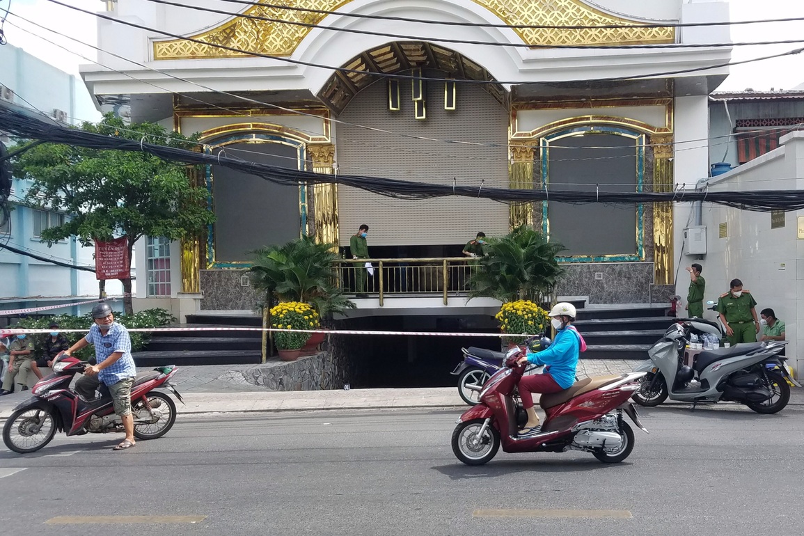 Đâm chém kinh hoàng trong quán karaoke khiến 4 người thương vong - 1 Đâm chém kinh hoàng trong quán karaoke khiến 4 người thương vong - 1
