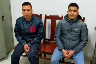 Tạm giữ 2 người đi SH chặn đầu ô tô, ẩu đả với tài xế trên vành đai 2