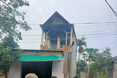 Cặp tình nhân chết cháy trong căn nhà khóa trái cửa