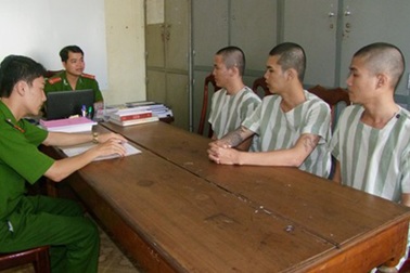 Giả gái bán dâm để trộm cắp tài sản của khách