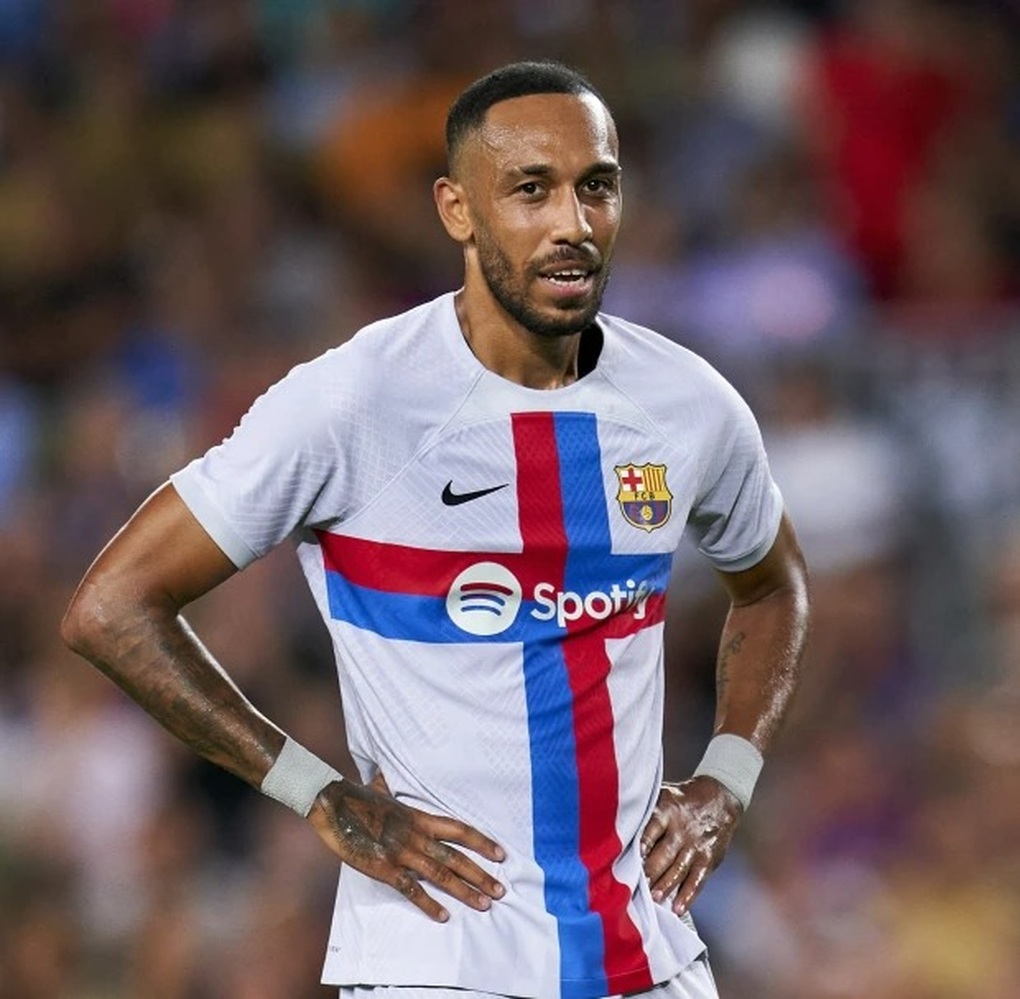 Aubameyang lần đầu lên tiếng về vụ cướp táo tợn tại nhà riêng - 2 Aubameyang lần đầu lên tiếng về vụ cướp táo tợn tại nhà riêng - 2