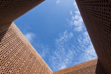 'Ngôi nhà gạch' ở Long An đẹp khó tin, nổi bật trên báo ngoại