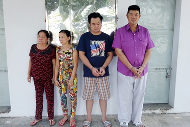 Bắt 4 đối tượng tổ chức bán số đề, tạm giữ 570 triệu đồng