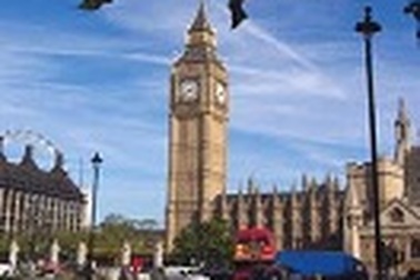 Tuyển sinh du học Anh, các chương trình học bổng hấp dẫn