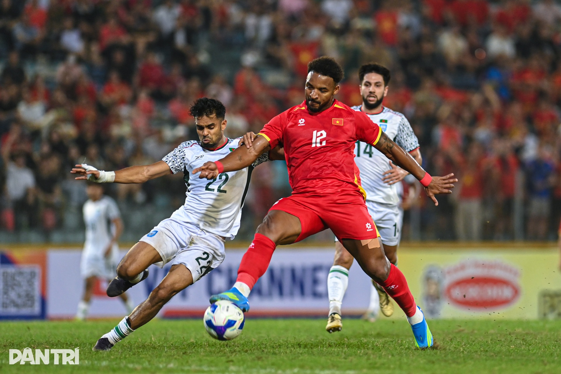 Màn trình diễn của Xuân Son, Hoàng Hên trong chiến thắng Bangladesh 3-0 - 10 Màn trình diễn của Xuân Son, Hoàng Hên trong chiến thắng Bangladesh 3-0 - 10