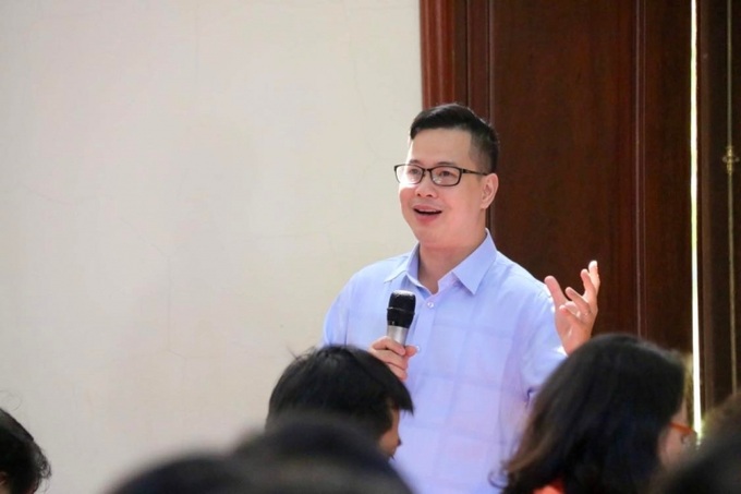 PGS.TS.Trần Thành Nam – Chủ nhiệm Khoa Các khoa học Giáo dục, Trường Đại học Giáo dục, ĐHQGHN trong một buổi nói chuyện về tư vấn học đường. Ảnh: NVCC