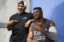 Huyền thoại Mike Tyson tuyên bố Ngannou sẽ hạ đo ván Tyson Fury