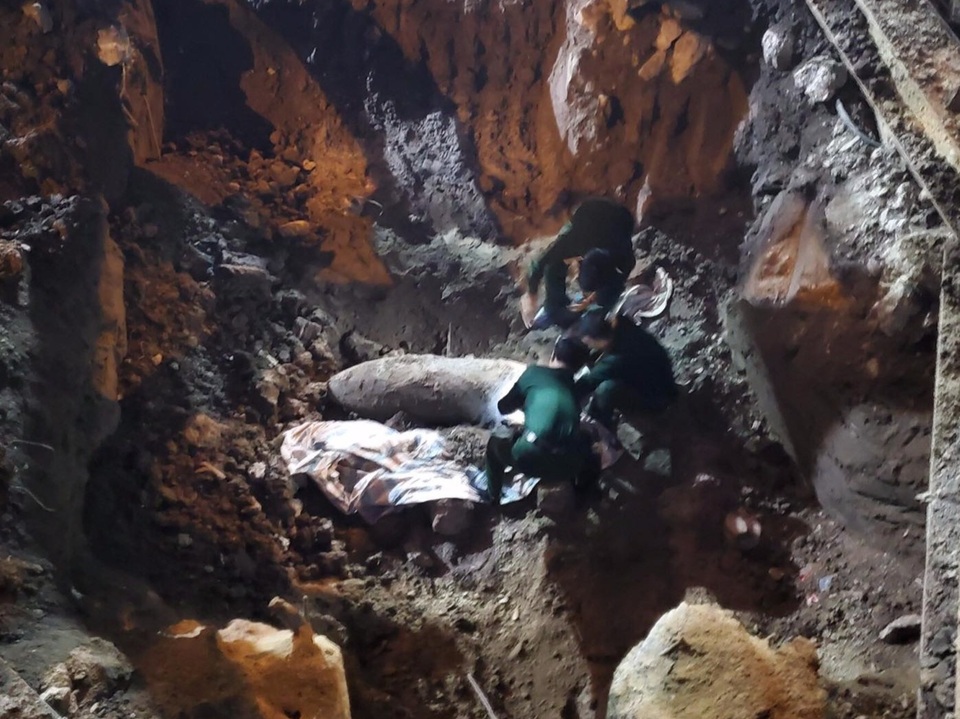 Quả bom trên phố Cửa Bắc được hủy nổ an toàn tại Bắc Giang - 2