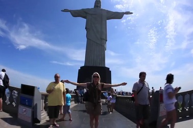 Xem các tiếp viên chuẩn bị suất ăn trên máy bay thế nào?