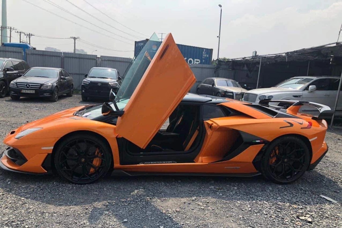 Lamborghini Aventador SVJ Roadster ra biển Tây Ninh, giá khoảng 50 tỷ đồng - 7 Lamborghini Aventador SVJ Roadster ra biển Tây Ninh, giá khoảng 50 tỷ đồng - 7