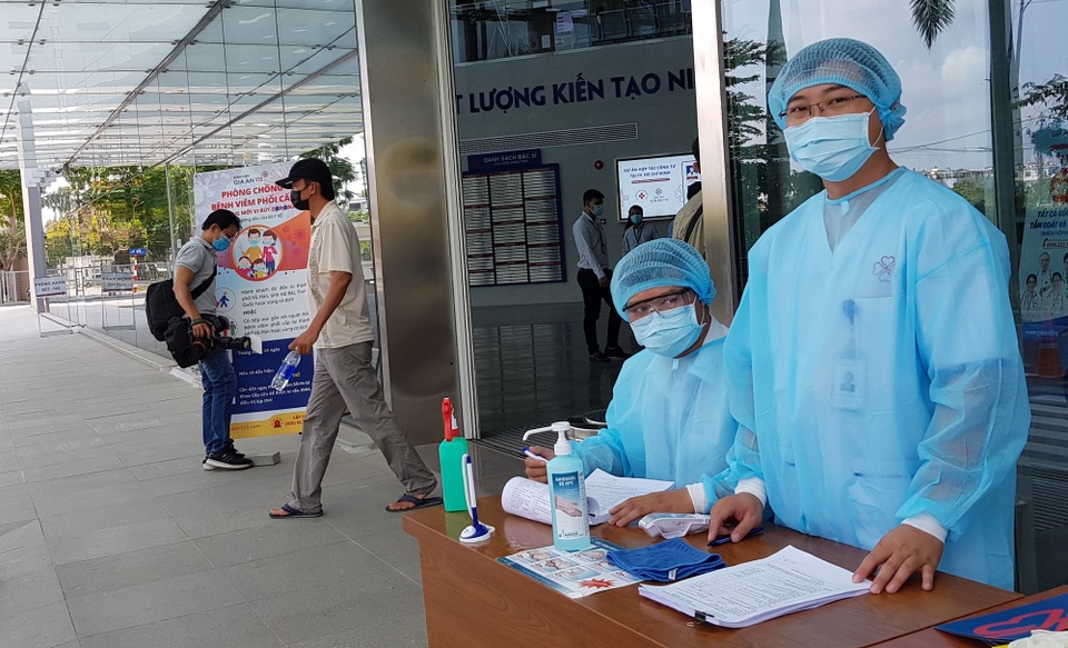 Khám chữa bệnh tại nhà, bảo vệ người cao tuổi trước dịch Covid-19 - 2 Khám chữa bệnh tại nhà, bảo vệ người cao tuổi trước dịch Covid-19 - 2