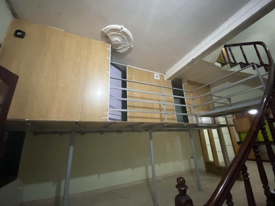 Cuộc sống khó tin bên trong những phòng trọ hộp diêm chỉ 3m2 ở Hà Nội - 17 Cuộc sống khó tin bên trong những phòng trọ hộp diêm chỉ 3m2 ở Hà Nội - 17