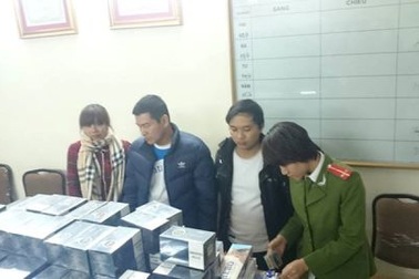 Hà Nội: Phát hiện "ổ" thuốc lá lậu gần bến xe Giáp Bát