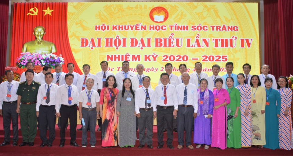 Chủ tịch Hội Khuyến học Việt Nam: Cần xóa mù nghề trong độ tuổi lao động - 5 Chủ tịch Hội Khuyến học Việt Nam: Cần xóa mù nghề trong độ tuổi lao động - 5