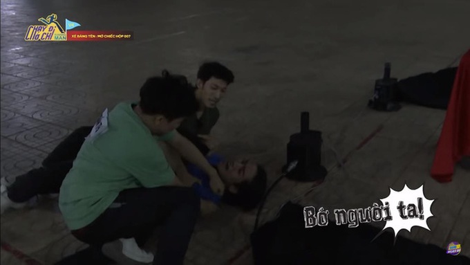Loạt khoảnh khắc nghiệp quật của Chạy đi chờ chi: BB Trần chăm chỉ chơi dơ quá nên phải trả nghiệp nhiều nhất - Ảnh 3. Loạt khoảnh khắc nghiệp quật của Chạy đi chờ chi: BB Trần chăm chỉ chơi dơ quá nên phải trả nghiệp nhiều nhất - Ảnh 3.