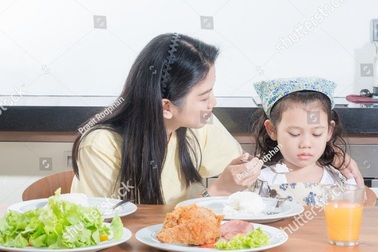 Chuyên gia nói gì về dinh dưỡng cho trẻ thấp còi?