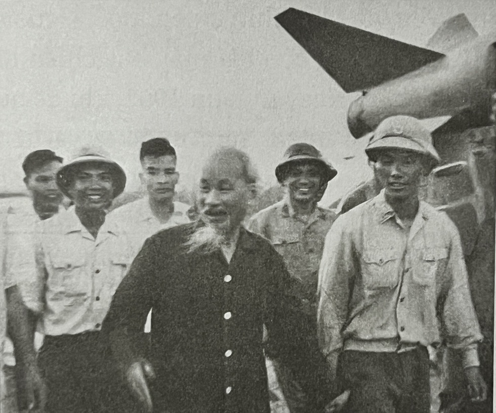 Tiên đoán của Bác Hồ về B52 và kỳ tích diệt 2 pháo đài bay trong 10 phút