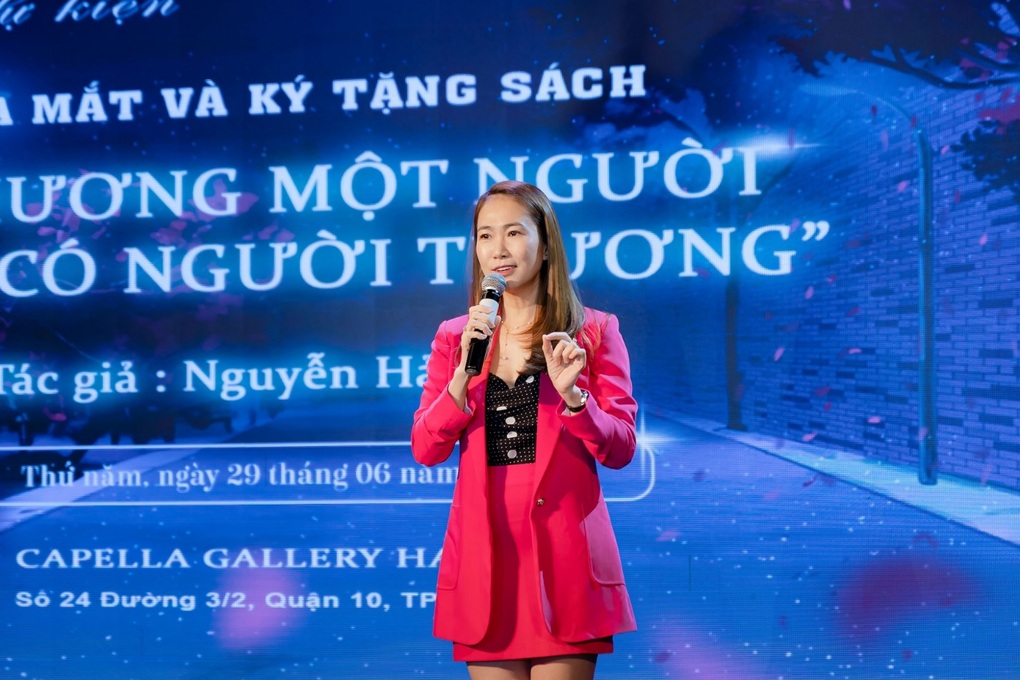 MC Hải Triều ra mắt sách Thương một người đã có người thương - 3 MC Hải Triều ra mắt sách Thương một người đã có người thương - 3