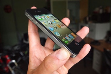 Apple ra mắt phần mềm sửa lỗi sóng cho iPhone 4