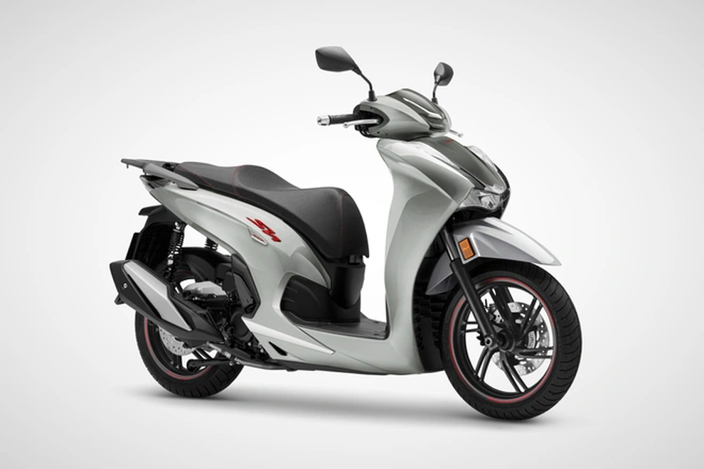 Honda SH 350i và những đối thủ 300cc ở phân khúc dưới 150 triệu đồng - 10 Honda SH 350i và những đối thủ 300cc ở phân khúc dưới 150 triệu đồng - 10