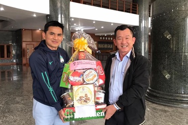 Kiatisuk: Ngày Tết ăn cơm tất niên, chúc năm mới và mơ vô địch V-League