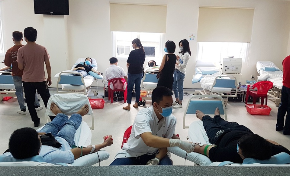 Tiếp nhận thêm nhiều đơn vị máu quý giá giữa mùa dịch corona - 7
