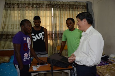 3 sinh viên từ vùng dịch Ebola đến Việt Nam