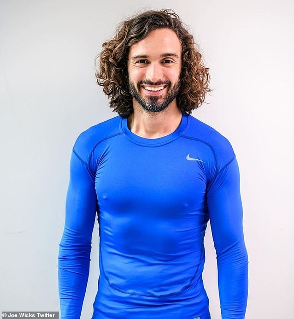 Joe Wicks gây sốc khi nằm trong bồn nước đá - 5 Joe Wicks gây sốc khi nằm trong bồn nước đá - 5