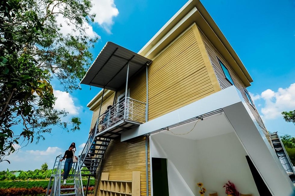 Tận mắt nhà chổng ngược độc nhất vô nhị giá 800 triệu đồng ở miền Tây - 3 Tận mắt nhà chổng ngược độc nhất vô nhị giá 800 triệu đồng ở miền Tây - 3