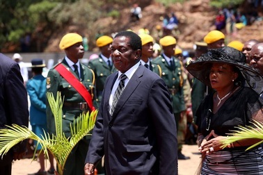 Ai trở thành Tổng thống Zimbabwe sau 37 năm “triều đại” Mugabe?