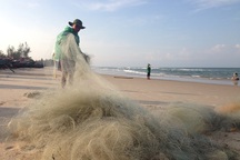 Ngư dân phấn khởi trúng lộc biển đầu năm