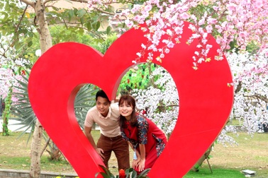 Ngập tràn sắc xuân ở phố cổ Hội An