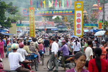 “Vía Bà Chúa Xứ núi Sam 2009” đón hàng trăm ngàn lượt du khách