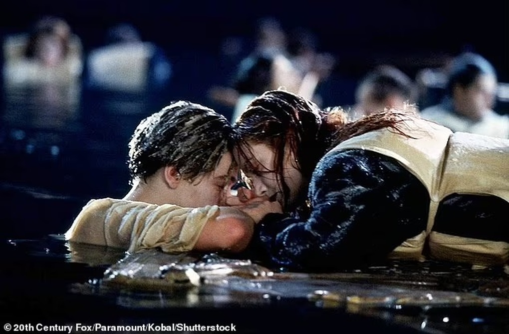 Nữ chính của Titanic cay cú vì câu nói cô ta béo nên Jack mới chết - 3 Nữ chính của Titanic cay cú vì câu nói cô ta béo nên Jack mới chết - 3