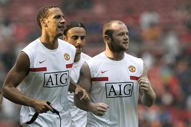 MU mất Rio Ferdinand thêm 4 tuần