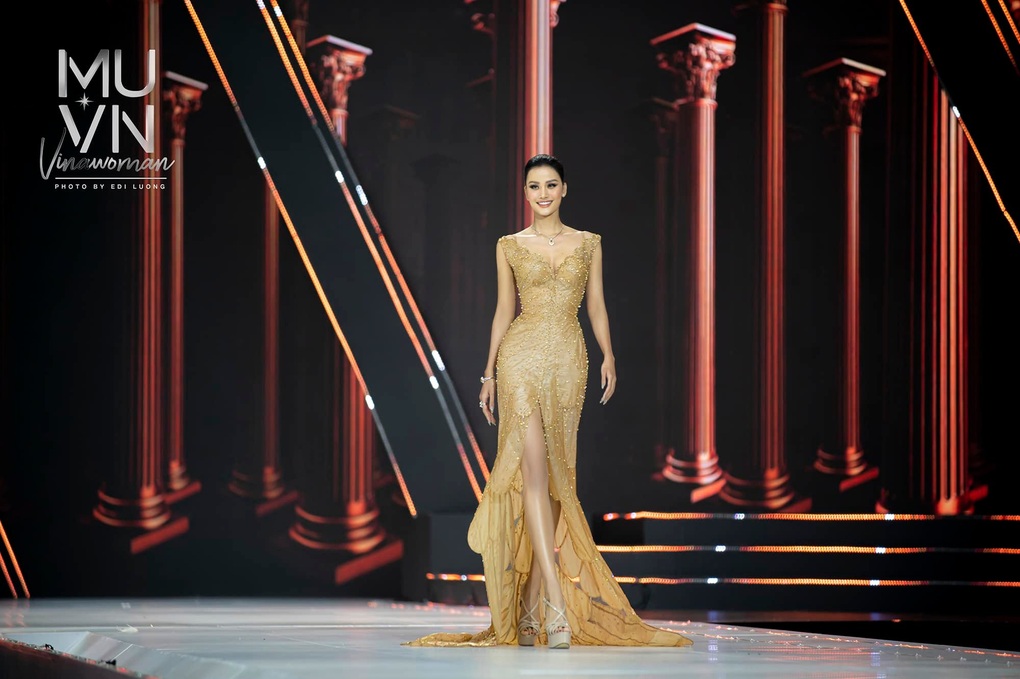 Hương Ly gây sốt khi diện bikini nhỏ xíu khoe cơ bụng số 11 gợi cảm - 11 Hương Ly gây sốt khi diện bikini nhỏ xíu khoe cơ bụng số 11 gợi cảm - 11