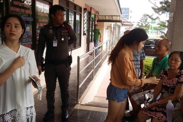 Từ vụ 17 du khách Việt Nam bị bỏ rơi ở Thái Lan: Mặt trái của tour giá rẻ!