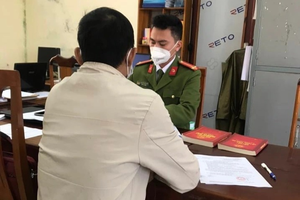 Lập Facebook vu khống người yêu cũ là gái bán dâm - 1 Lập Facebook vu khống người yêu cũ là gái bán dâm - 1
