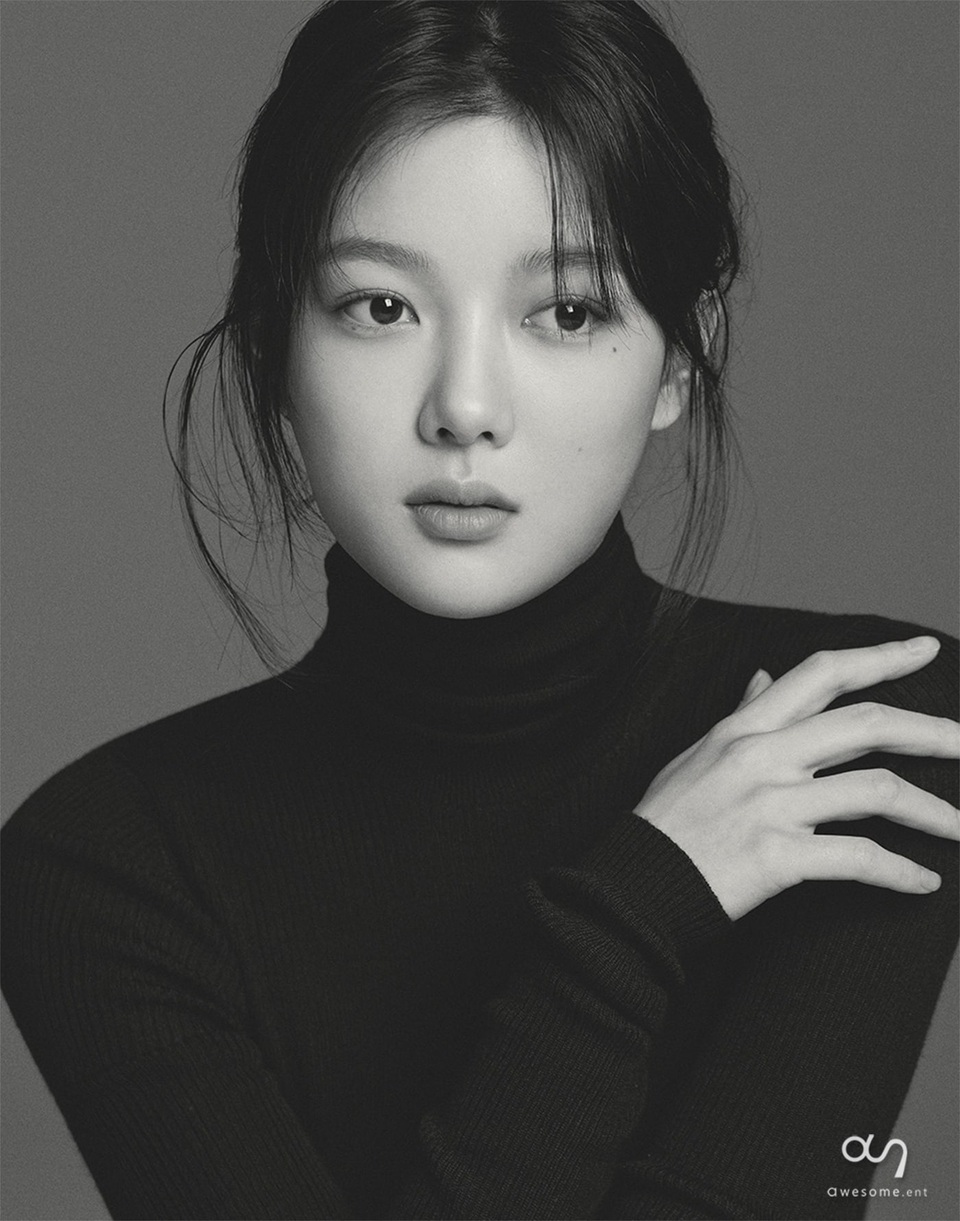 “Em gái quốc dân” Kim Yoo Jung đẹp rực rỡ và tự nhiên - 2 “Em gái quốc dân” Kim Yoo Jung đẹp rực rỡ và tự nhiên - 2