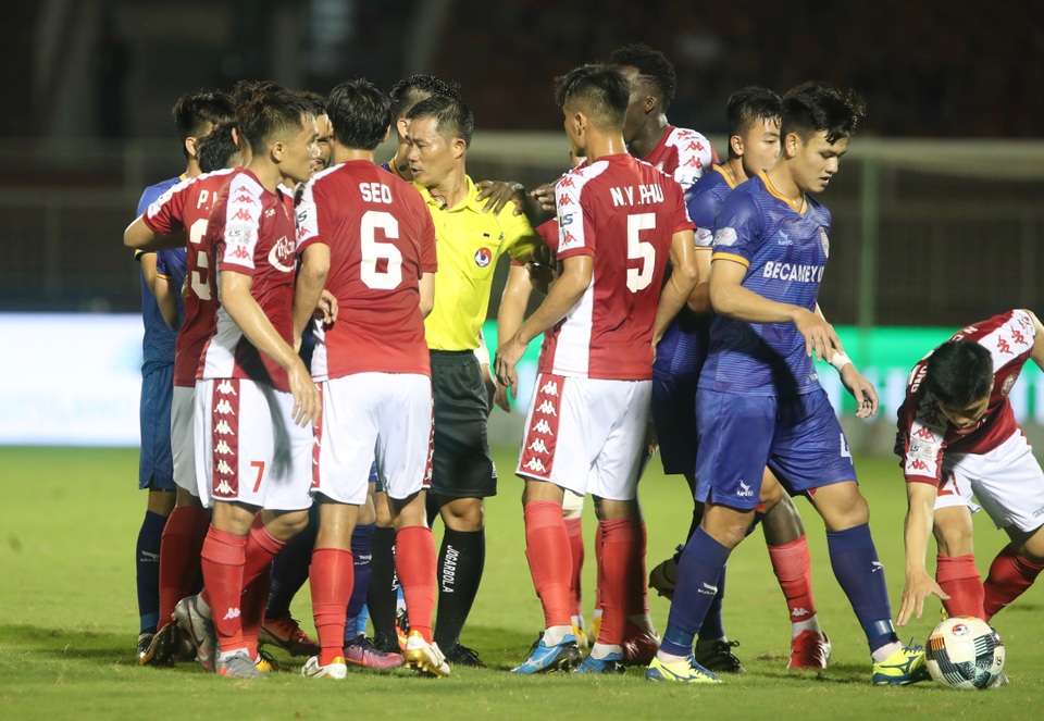 Công Phượng ghi bàn, CLB TPHCM vẫn thất bại trước Bình Dương - 8 Công Phượng ghi bàn, CLB TPHCM vẫn thất bại trước Bình Dương - 8