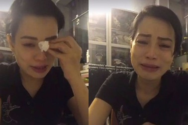 Vợ nghệ sĩ Xuân Bắc vừa khóc vừa bức xúc khi livestream