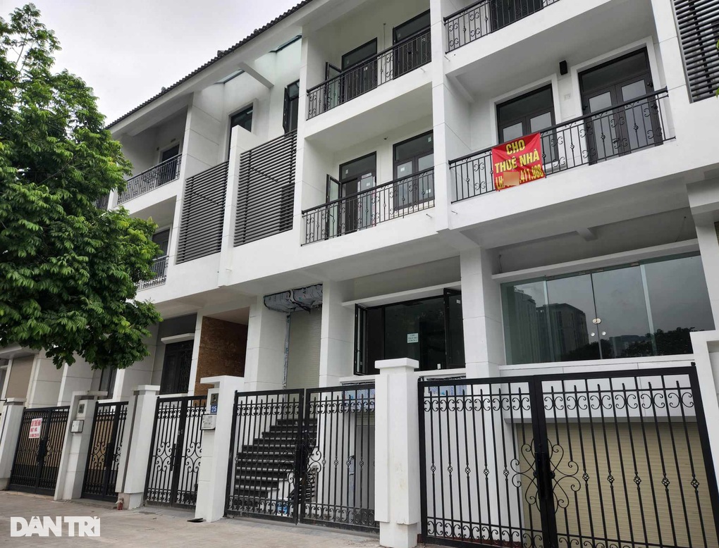 Nhà giàu vỡ mộng vì mua shophouse giá chục tỷ đồng cho thuê thu tiền lẻ - 1 Nhà giàu vỡ mộng vì mua shophouse giá chục tỷ đồng cho thuê thu tiền lẻ - 1