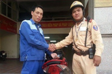 Hà Nội: Đi xe gian, bỏ trốn khi gặp Cảnh sát giao thông
