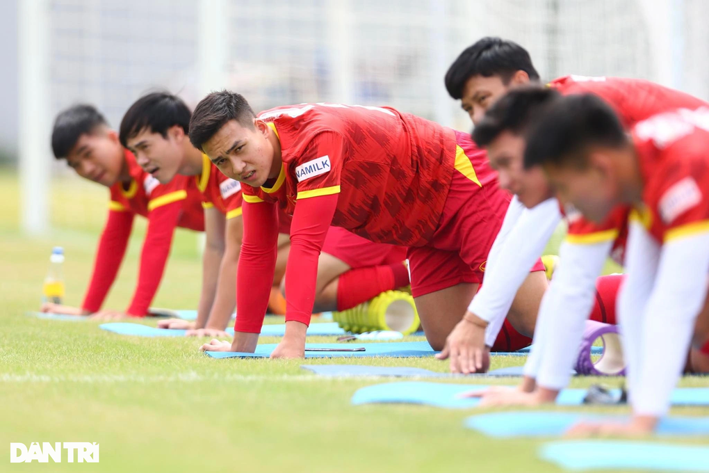 Thành Chung vắng mặt trong buổi tập của đội tuyển Việt Nam - 2 Thành Chung vắng mặt trong buổi tập của đội tuyển Việt Nam - 2