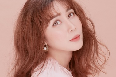 Hậu công khai phẫu thuật thẩm mĩ, Lưu Hương Giang gây xôn xao với nhan sắc quyến rũ