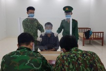 Bắt người đàn ông Campuchia vác cả bao nghi là cần sa vào Việt Nam