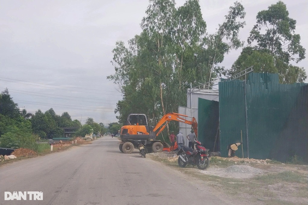 Dân xây nhà trái phép, xã lập hồ sơ gửi công an - 3 Dân xây nhà trái phép, xã lập hồ sơ gửi công an - 3